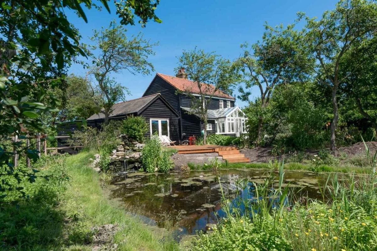 Navigation Cottage On The Historic Sea Lock Overlooking The Nature Reserve Maldon Exteriör bild
